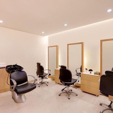 Lemon Tree Premier, Delhi Airport Hotel New Delhi Ngoại thất bức ảnh A hair salon in the United States