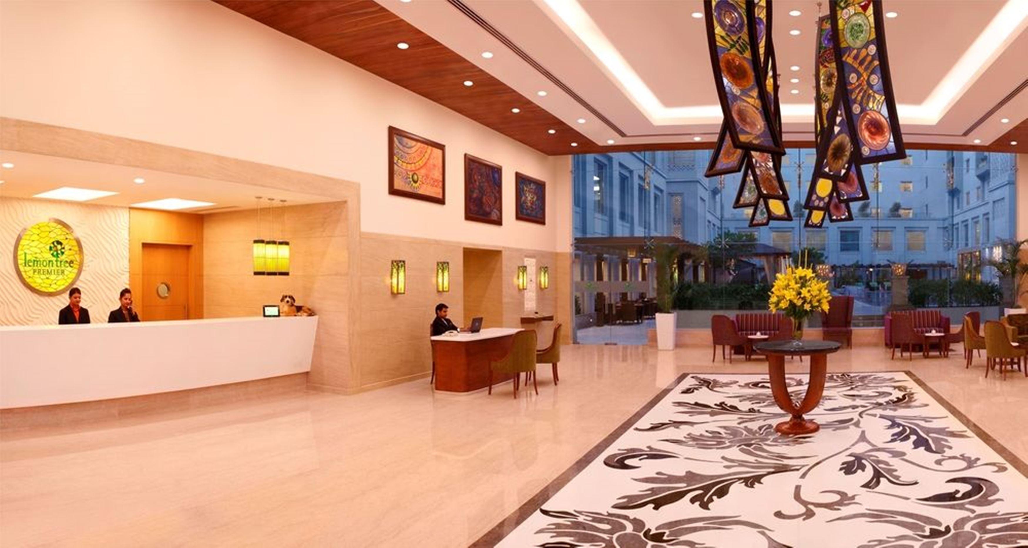 Lemon Tree Premier, Delhi Airport Hotel New Delhi Ngoại thất bức ảnh The lobby of the Taj Bengal