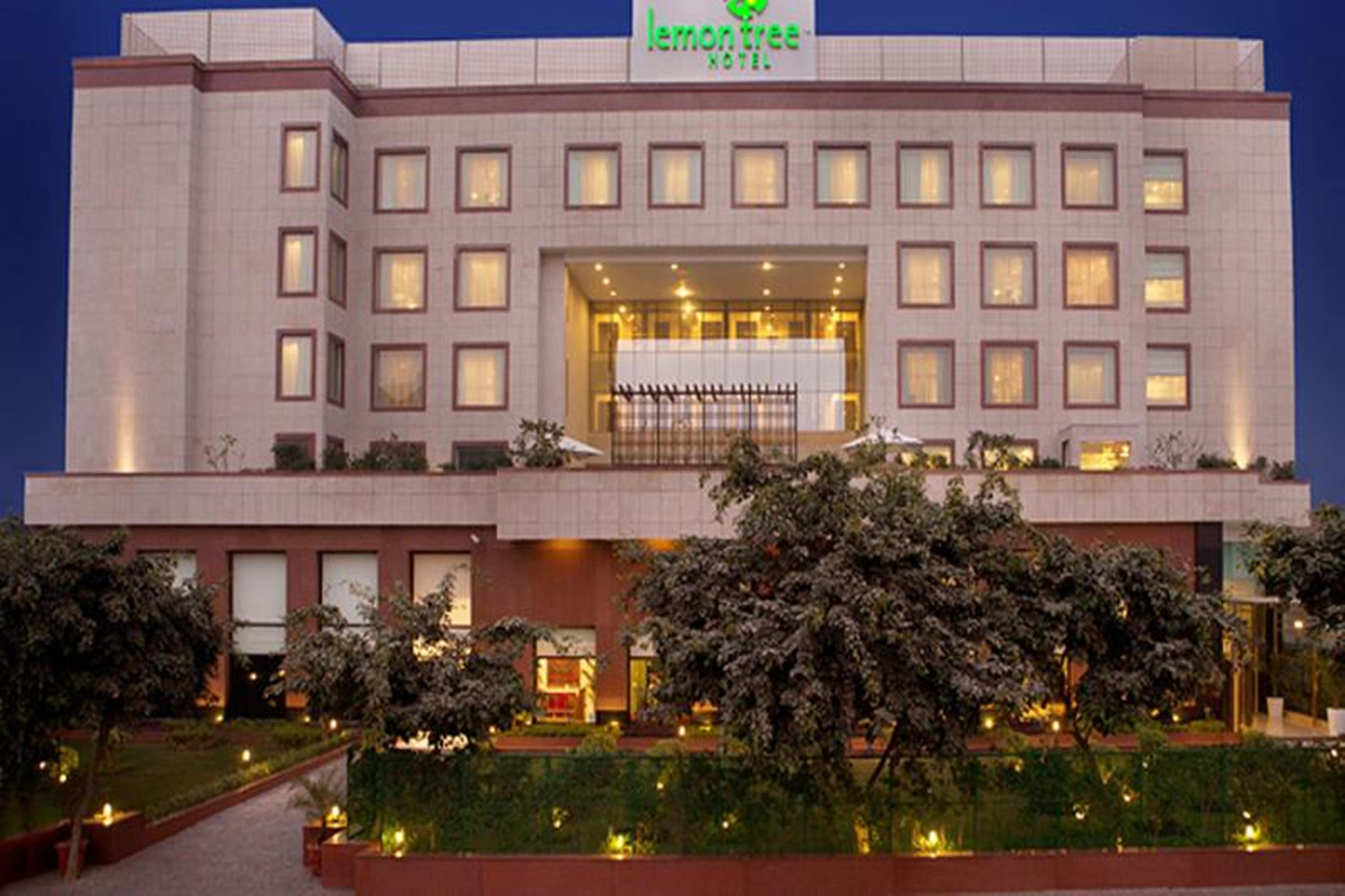 Lemon Tree Premier, Delhi Airport Hotel New Delhi Ngoại thất bức ảnh The Leela Palace, New Delhi