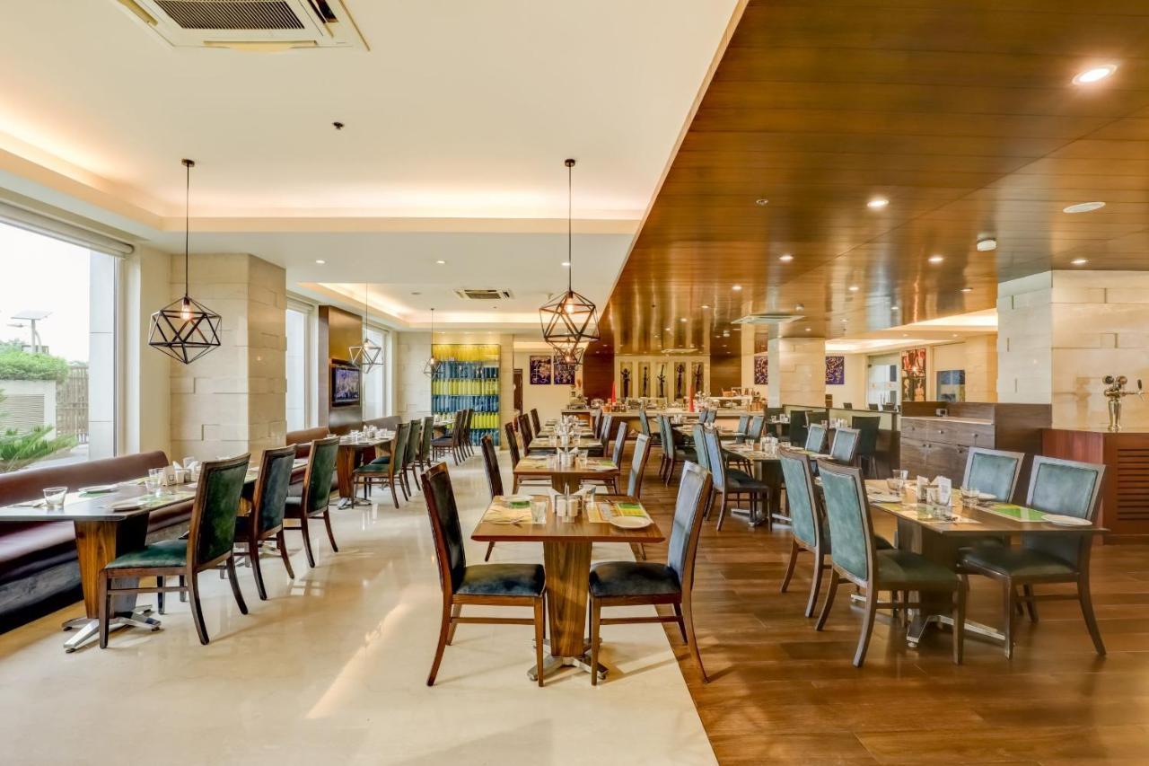 Lemon Tree Premier, Delhi Airport Hotel New Delhi Ngoại thất bức ảnh The restaurant