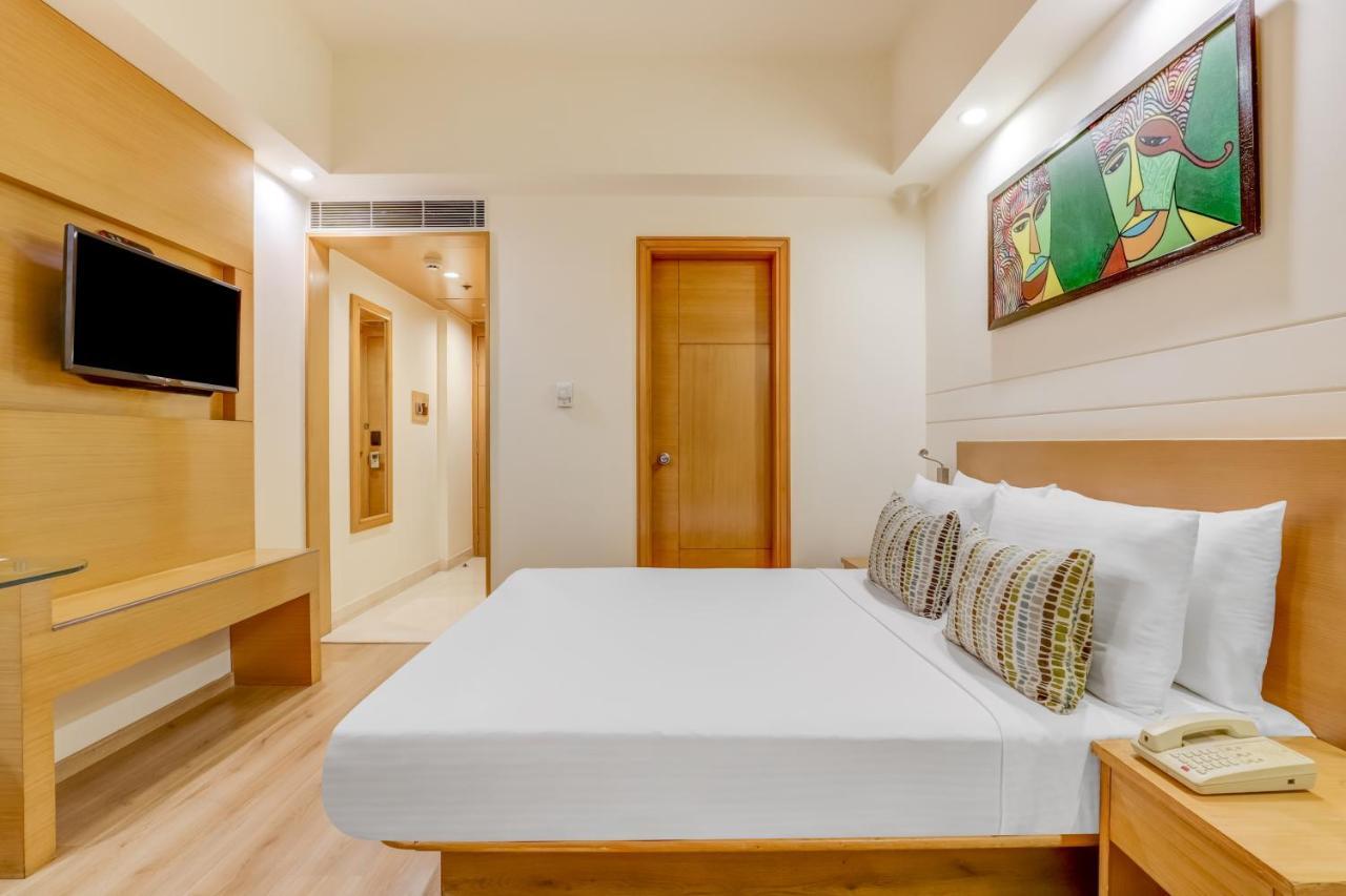 Lemon Tree Premier, Delhi Airport Hotel New Delhi Ngoại thất bức ảnh A room at the hotel