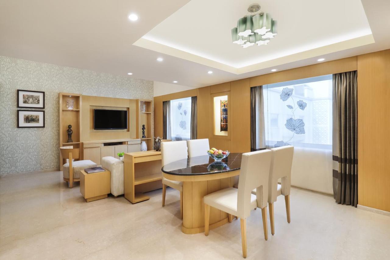 Lemon Tree Premier, Delhi Airport Hotel New Delhi Ngoại thất bức ảnh A suite at the hotel